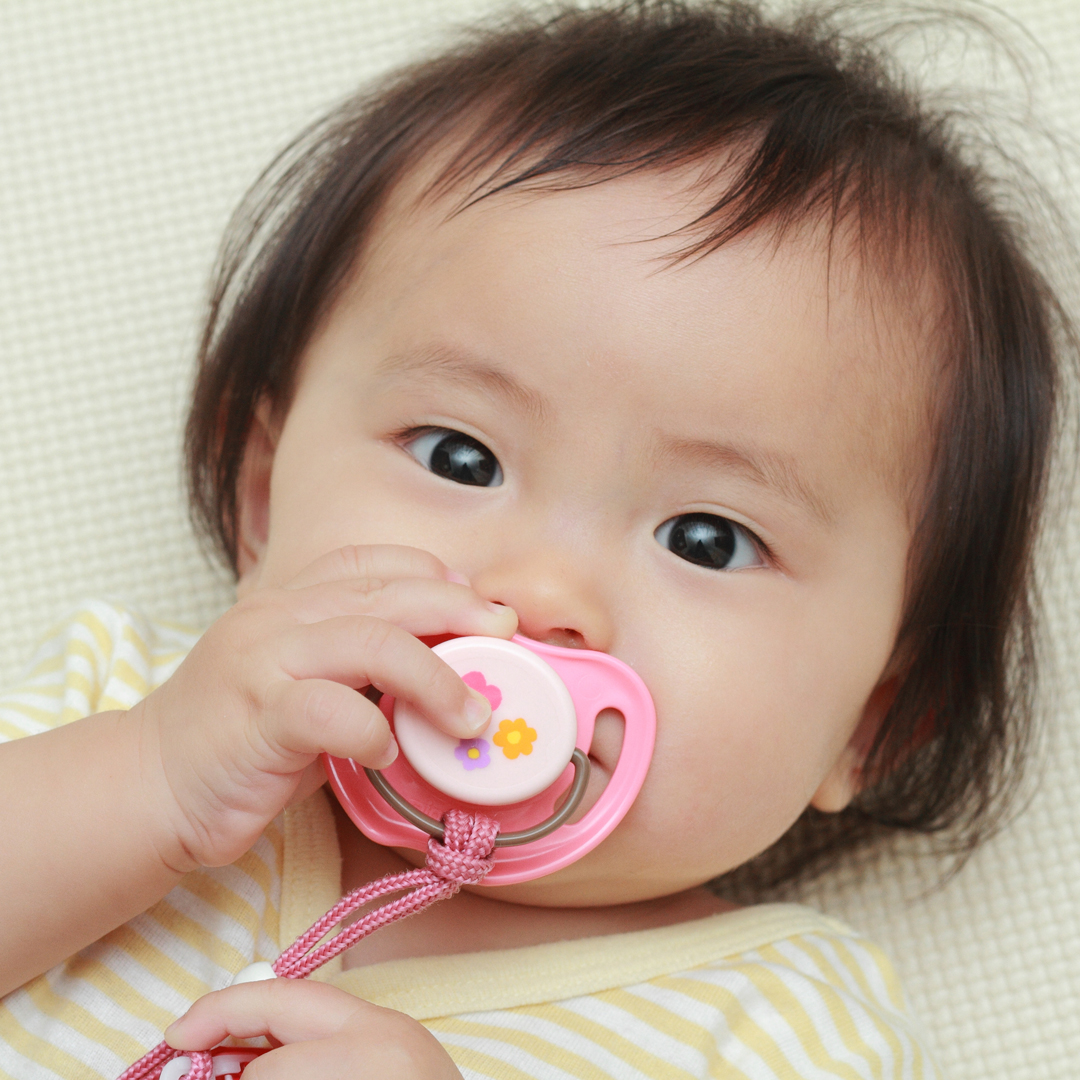 baby-sucking-pacifier